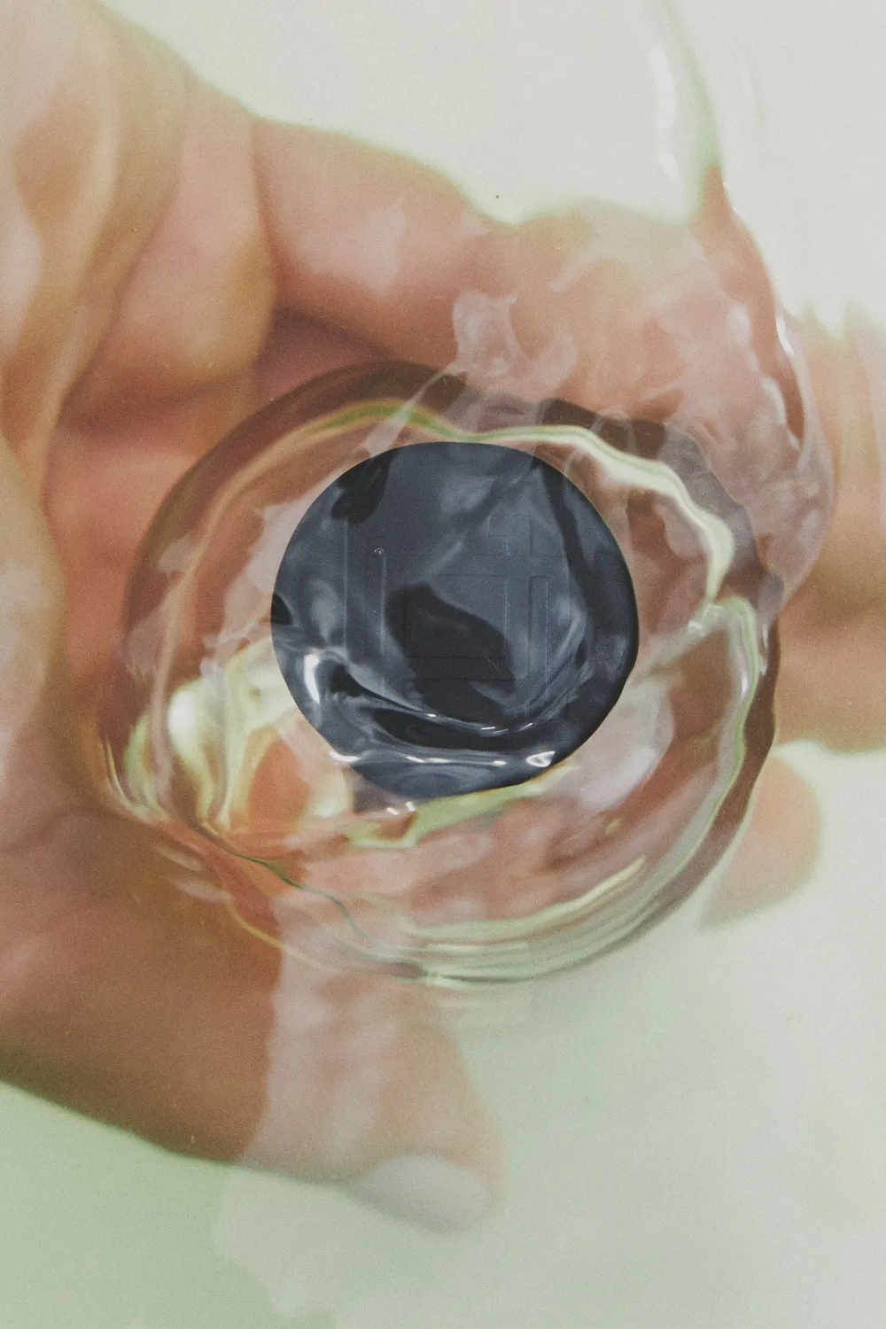Emil Élise Unfolding Echo parfume fersken og cedertræ